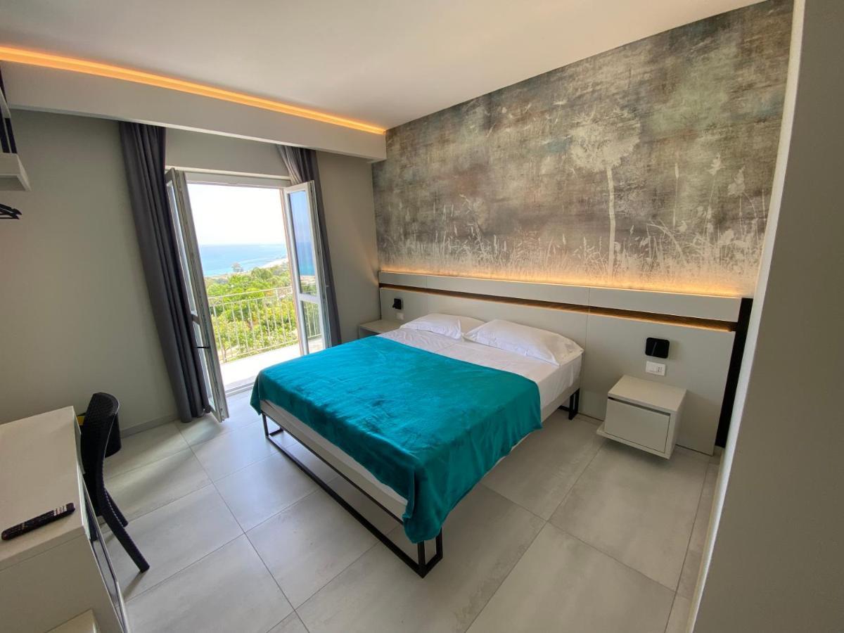 Gabriel Holidays Tropea Buitenkant foto